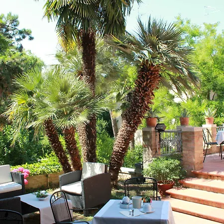 Couette-café Ai Giardini Di San Vitale 4*