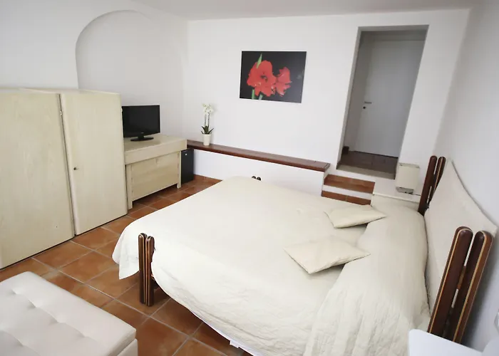 Ai Giardini Di San Vitale Bed & Breakfast
