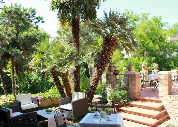 Bed and breakfast Ai Giardini Di San Vitale 4*