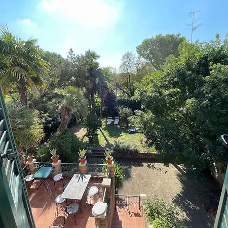Bed & Breakfast Ai Giardini Di San Vitale 3*