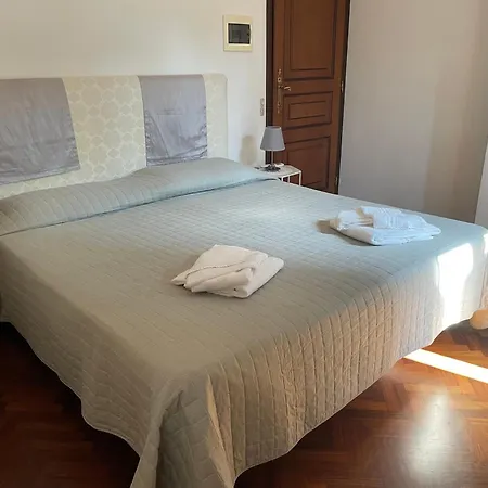 Ai Giardini Di San Vitale Bed & Breakfast