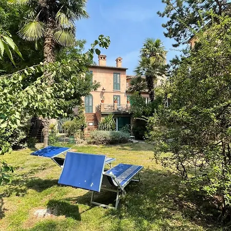 Ai Giardini Di San Vitale Bed & Breakfast