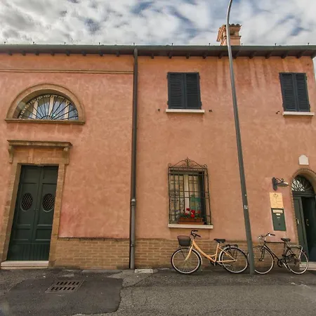 Ai Giardini Di San Vitale Bed & Breakfast