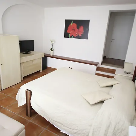 Ai Giardini Di San Vitale Bed and Breakfast