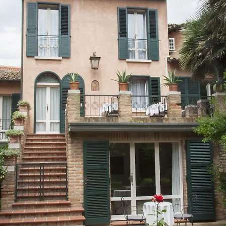 Ai Giardini Di San Vitale B&B 4*