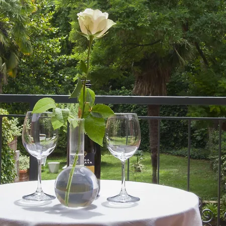 Ai Giardini Di San Vitale Couette-café