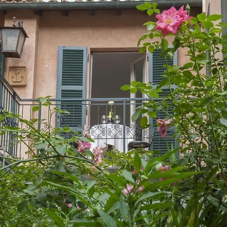 Alojamento de Acomodação e Pequeno-almoço Ai Giardini Di San Vitale 4*