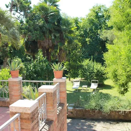 Ai Giardini Di San Vitale Couette-café 4*