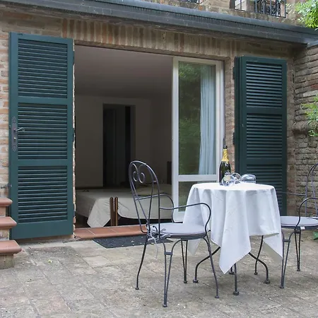 Bed and Breakfast Ai Giardini Di San Vitale 4*