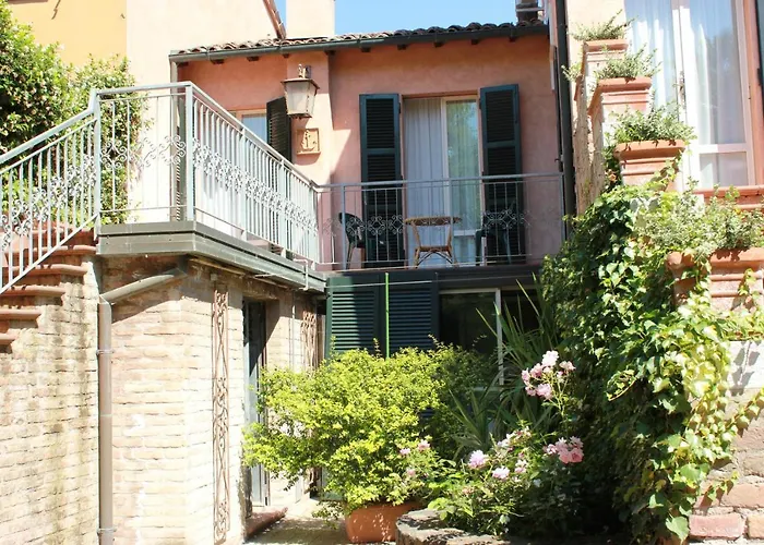 Ai Giardini Di San Vitale 4*